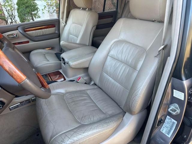 2000 Lexus LX 470 photo 5