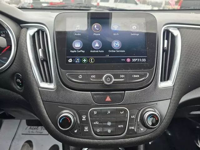 2019 Chevrolet Malibu - Image 11