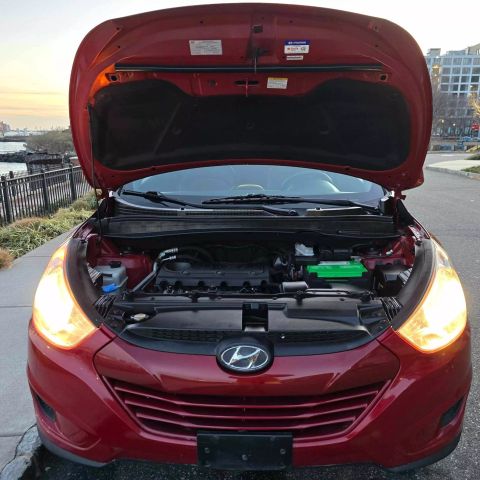 2011 Hyundai Tucson Gls Sport Utility 4d - Image 11