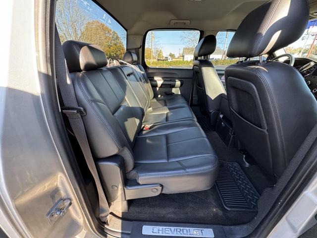 2011 Chevrolet Silverado 1500 LT photo 20