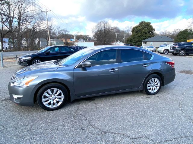 2015 Nissan Altima - Image 12