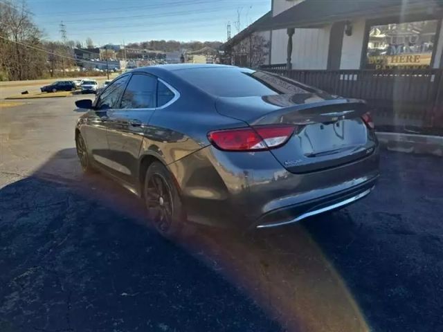 2015 Chrysler 200 - Image 7