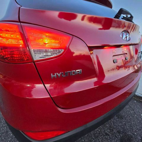 2011 Hyundai Tucson Gls Sport Utility 4d - Image 12