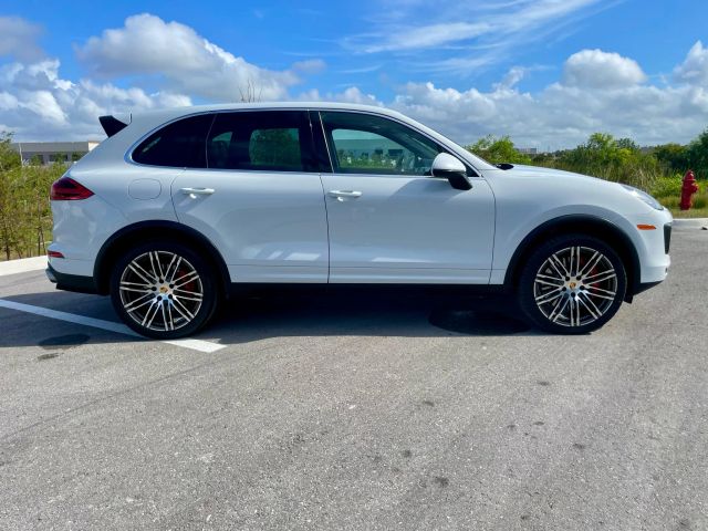 2017 Porsche Cayenne - Image 7