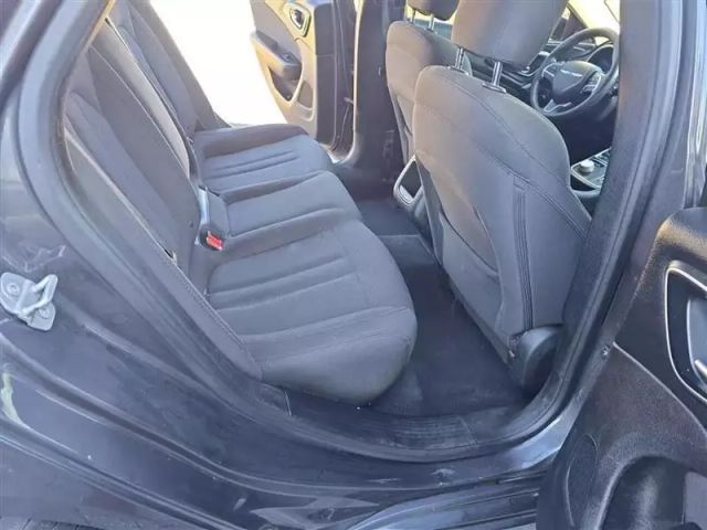 2015 Chrysler 200 - Image 18