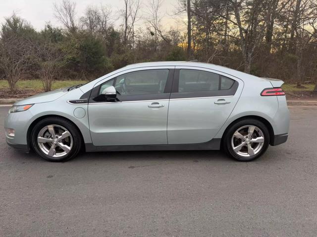 2013 Chevrolet Volt Base photo 28