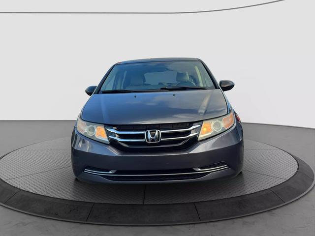 2016 Honda Odyssey LX photo 2