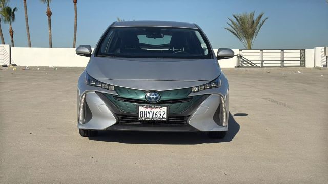 2019 Toyota Prius Prime - Image 2