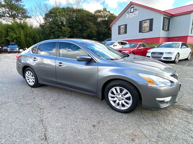 2015 Nissan Altima - Image 1