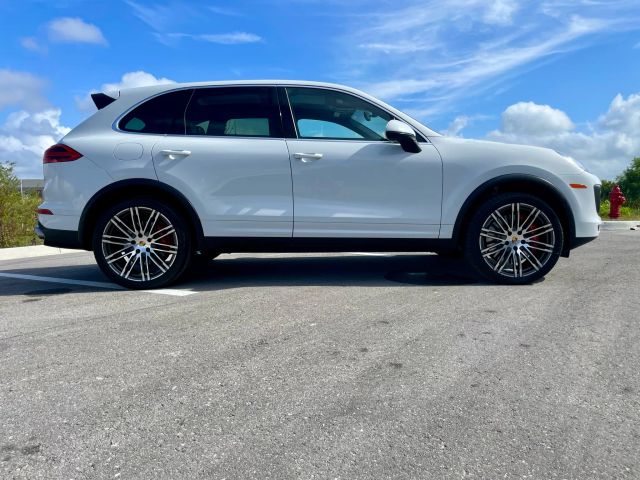 2017 Porsche Cayenne - Image 6