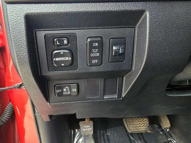 2014 Toyota Tundra Double Cab - Image 19