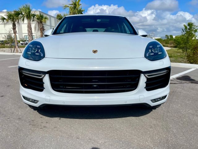 2017 Porsche Cayenne - Image 44