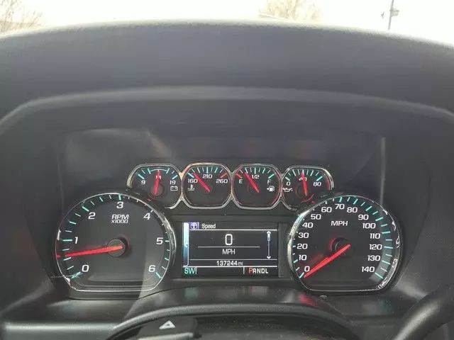 2018 Chevrolet Silverado 1500 Double Cab - Image 9