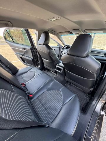 2020 Toyota Camry - Image 19