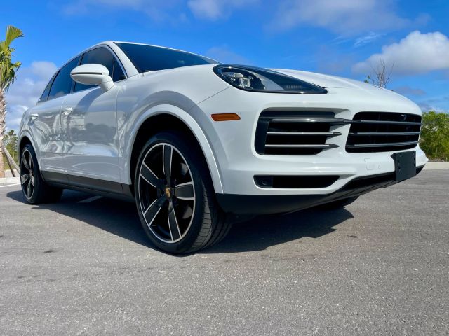 2019 Porsche Cayenne - Image 2