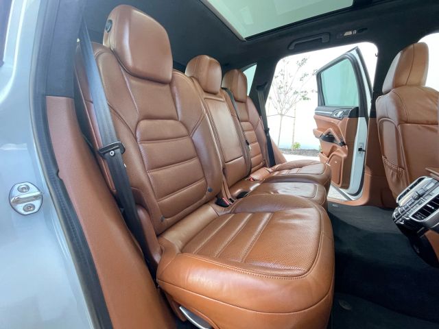 2017 Porsche Cayenne - Image 133