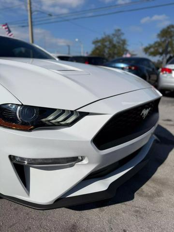 2020 Ford Mustang EcoBoost photo 5