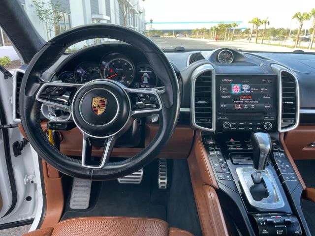 2017 Porsche Cayenne - Image 71