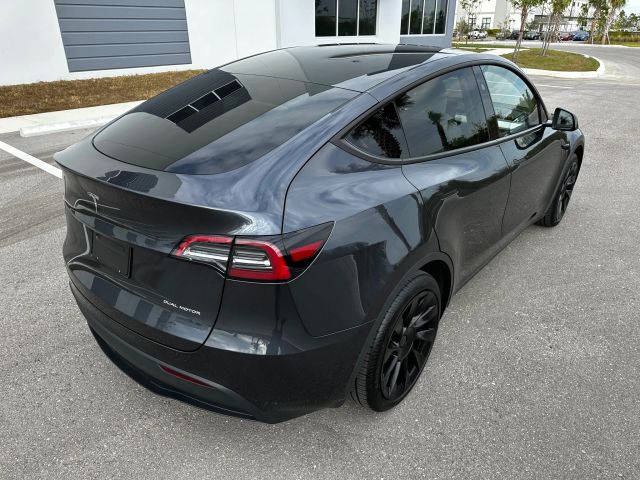 2024 Tesla Model Y - Image 18