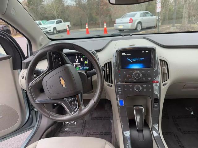 2013 Chevrolet Volt Base photo 17