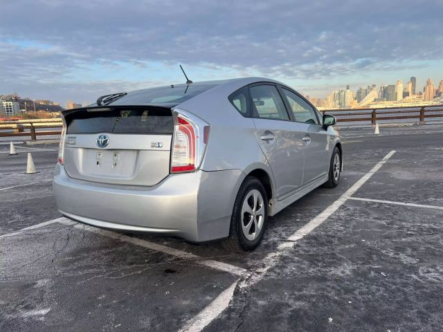 2014 Toyota Prius Two Hatchback 4d - Image 7