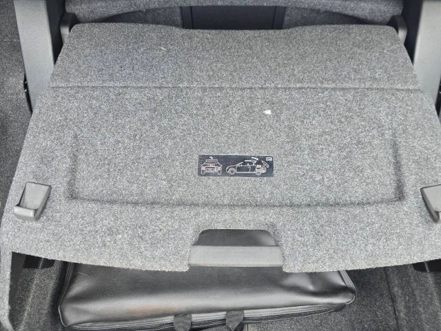 2016 Volkswagen Eos - Image 30