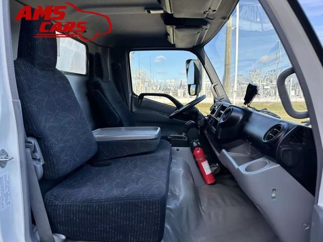 2017 Hino 195 - Image 12