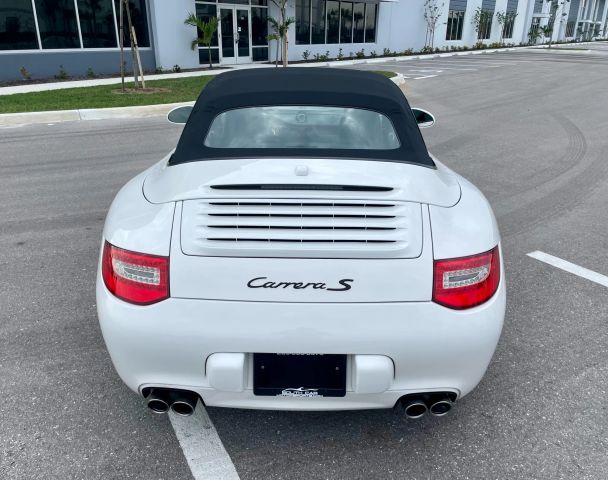 2009 Porsche 911 - Image 16