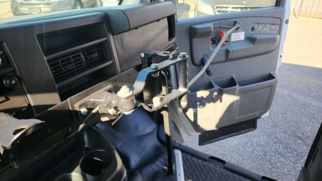 2011 Chevrolet Express 1500 Cargo - Image 25