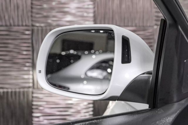 2015 Audi Q7 3.0t S Line Prestige Sport Utility 4d - Image 38