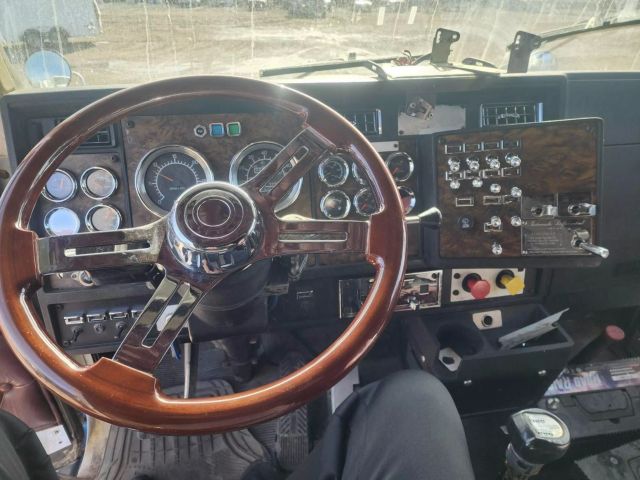 1994 Kenworth Construct T600 - Image 2