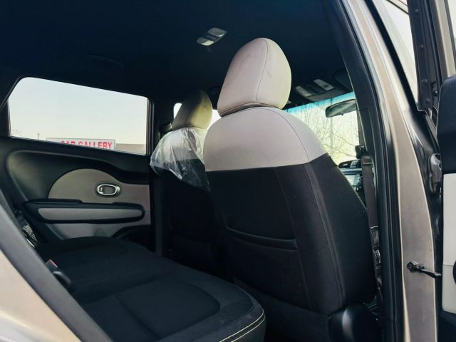2016 Kia Soul - Image 20