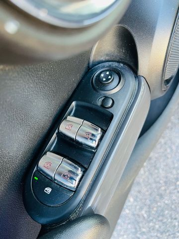2017 Mini Hardtop 4 Door - Image 29