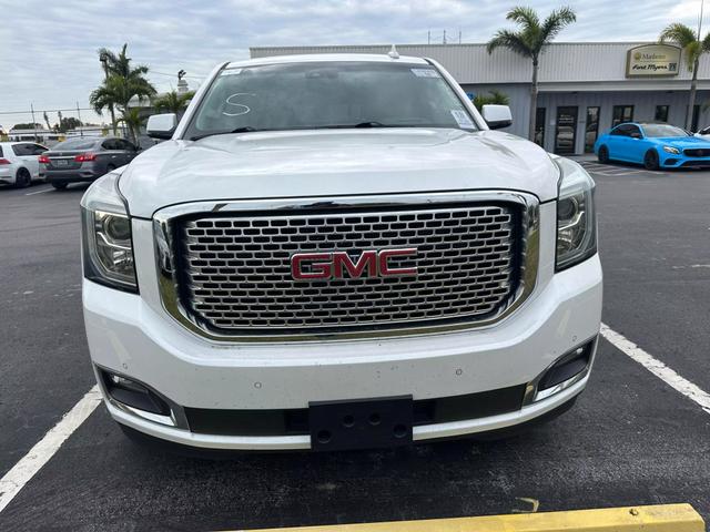 2017 GMC Yukon Denali photo 13