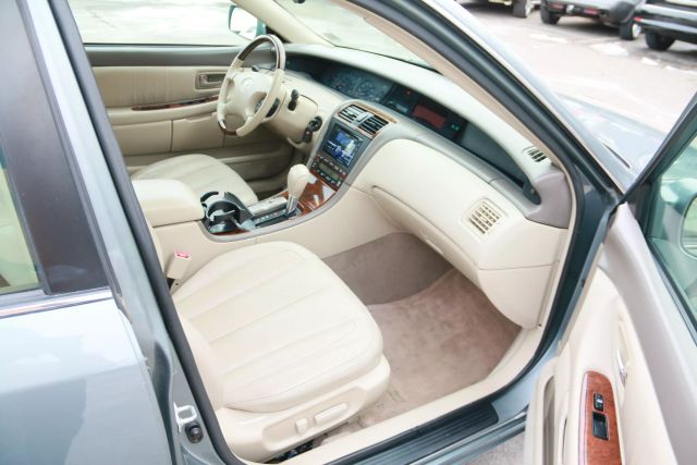2004 Toyota Avalon - Image 22