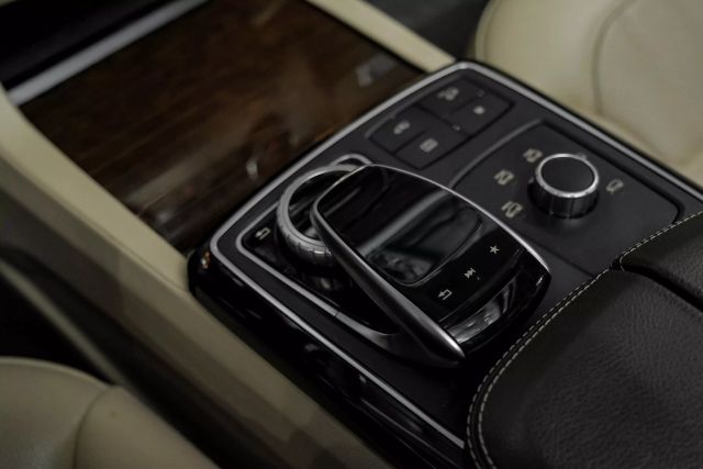 2019 Mercedes-benz Gls Gls 450 4matic Sport Utility 4d - Image 25
