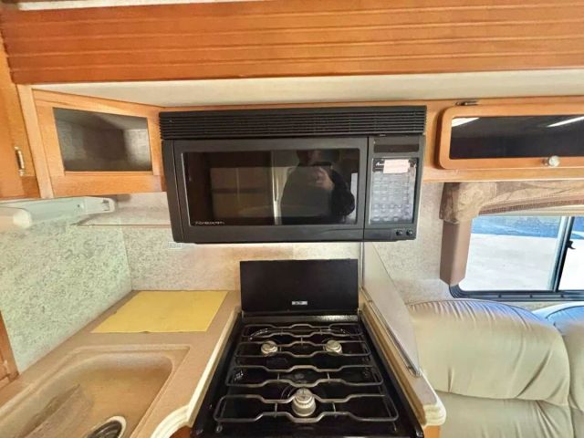 2005 Gulf Stream Bt Cruiser - Image 10