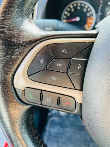 2017 Jeep Renegade - Image 16