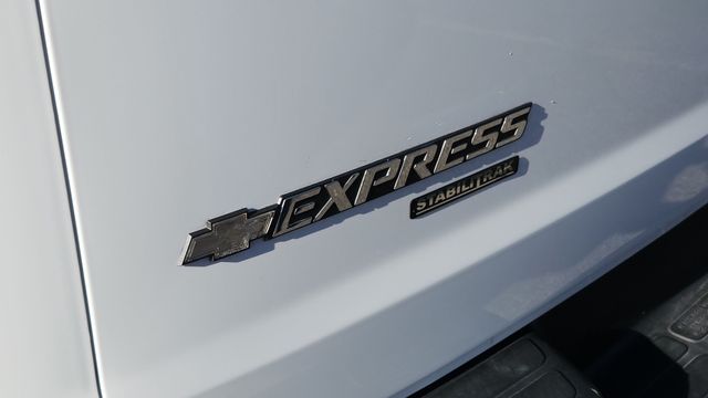 2011 Chevrolet Express 1500 Cargo - Image 8