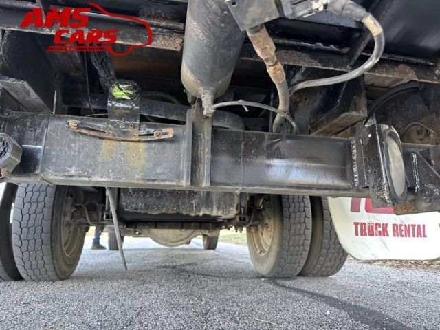 2015 Hino 195 - Image 32