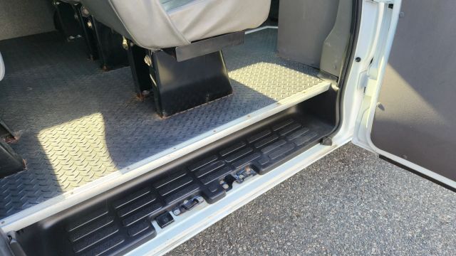 2011 Chevrolet Express 1500 Cargo - Image 29