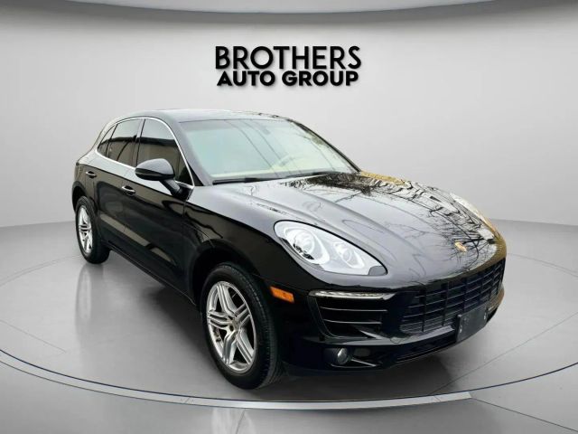 2015 Porsche Macan - Image 2
