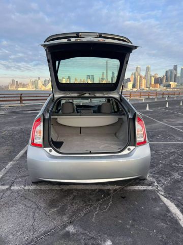 2014 Toyota Prius Two Hatchback 4d - Image 12