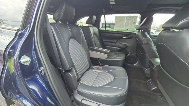 2021 Toyota Highlander Xse Sport Utility 4d - Image 8
