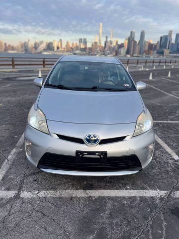 2014 Toyota Prius Two Hatchback 4d - Image 3