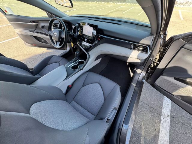 2021 Toyota Camry - Image 17