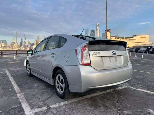 2014 Toyota Prius Two Hatchback 4d - Image 8