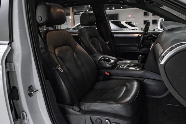 2015 Audi Q7 3.0t S Line Prestige Sport Utility 4d - Image 32