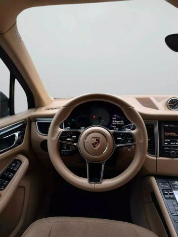 2015 Porsche Macan - Image 13