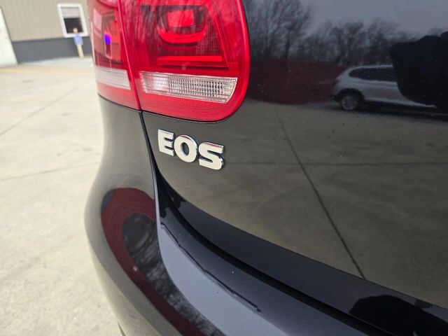 2016 Volkswagen Eos - Image 12